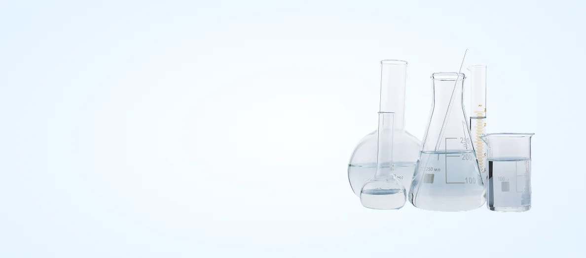 DISMさんの机の上には<br>いつも…