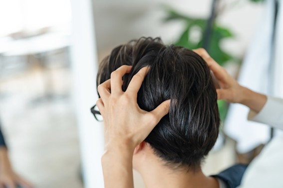 >頭皮がガチガチになる主な理由